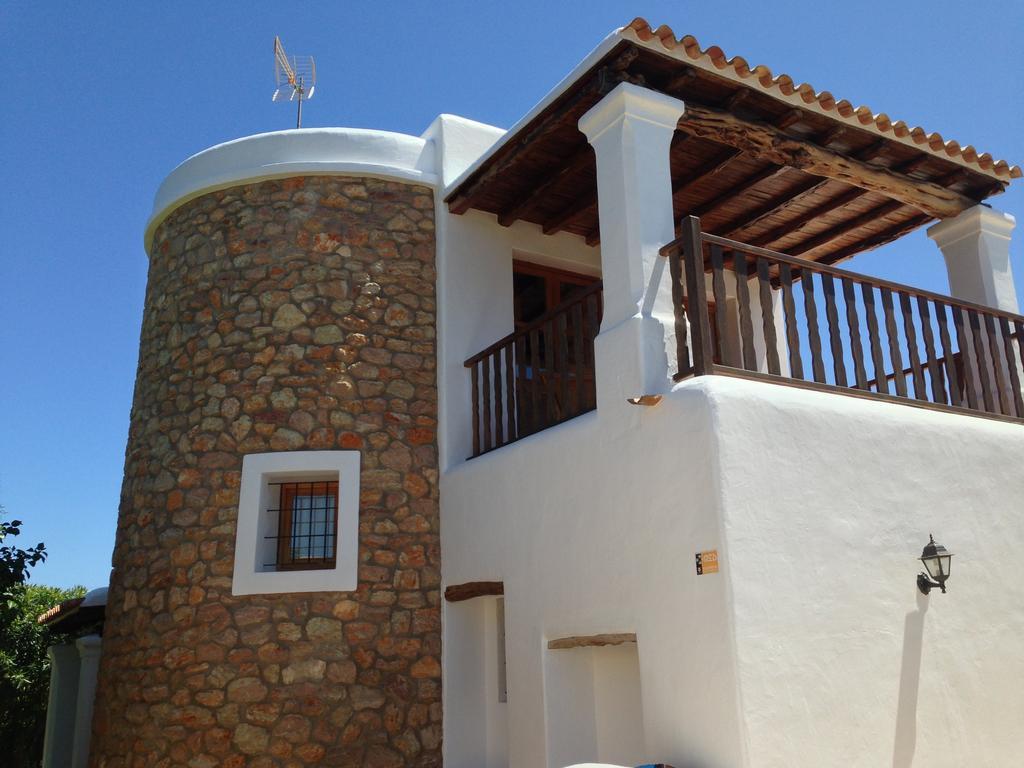 Can Gat Sant Carles de Peralta Bilik gambar
